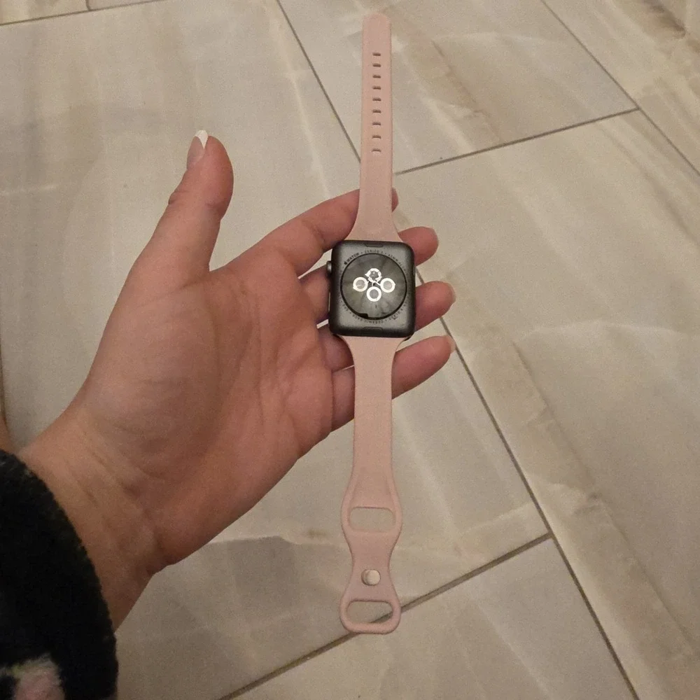 Apple Watch Series 3,‎ 42mm Aluminum Case Ion-X Ceramic Back GPS LTE WR-50M F3